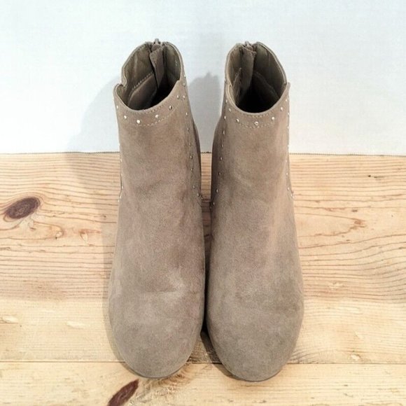 JustFab Tan Ankle Boots with Stud Detail - Picture 4 of 11